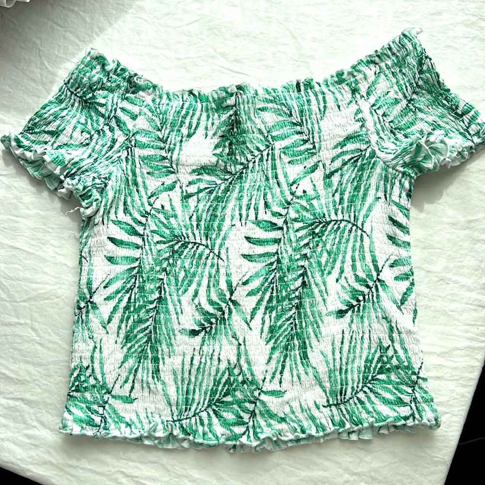 Forever 21 Womens Palm Print Over the Shoulder Cropped Top Size Large